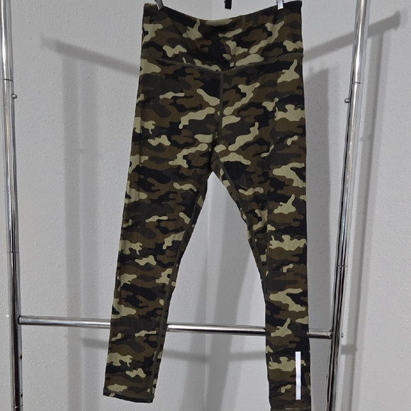 ZYIA Women's Camo Leggings - Olive and Black - Picture 1 of 2